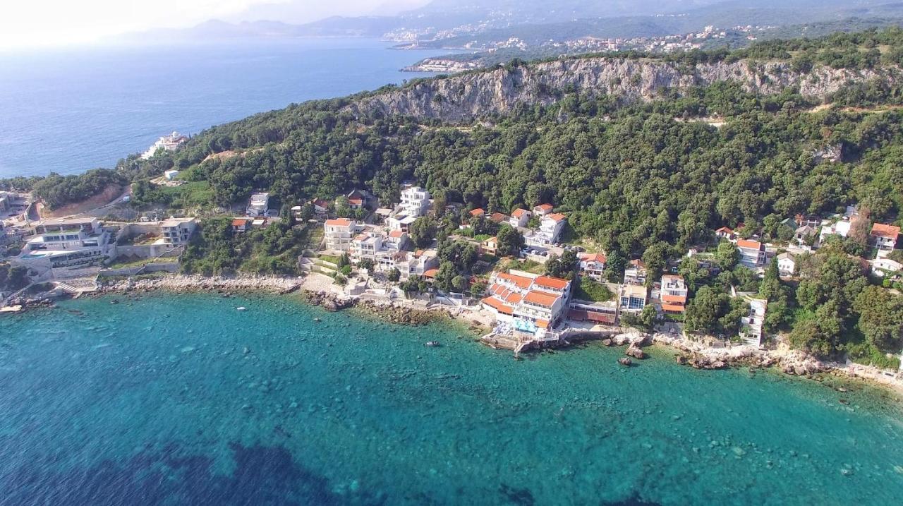 Azzure Apartment Ülgün Dış mekan fotoğraf