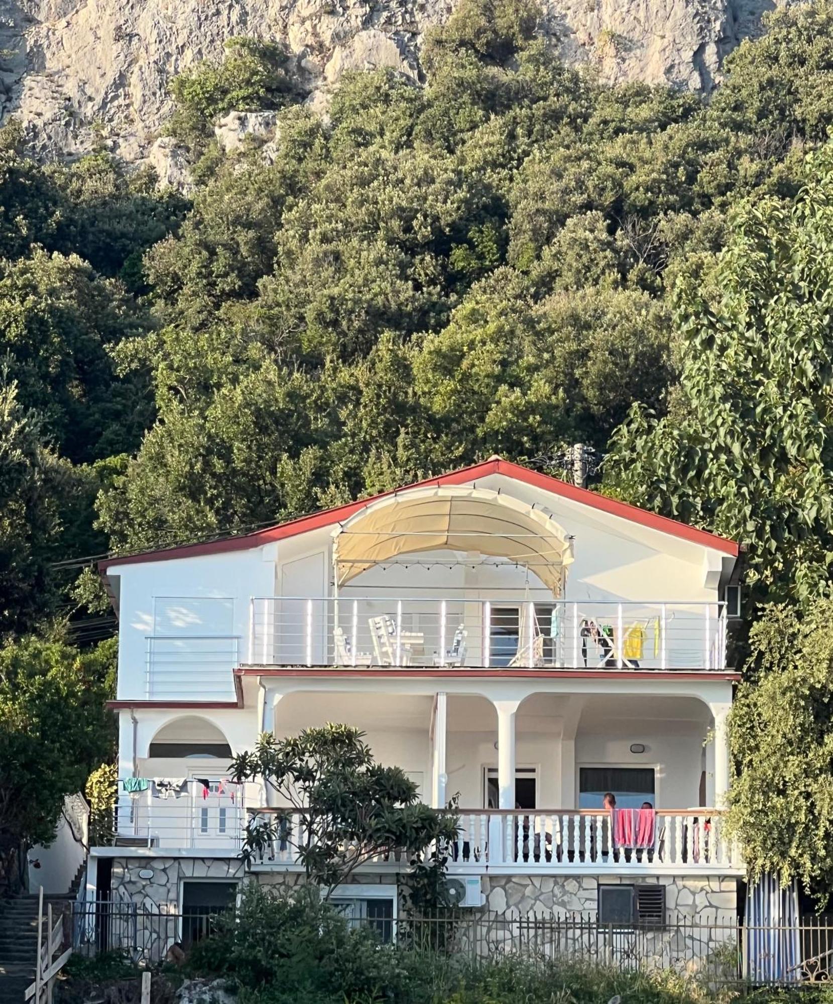 Azzure Apartment Ülgün Dış mekan fotoğraf